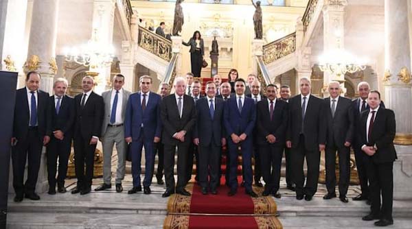 تكريم مدير عام إيني في مصر لانتهاء فترة عمله