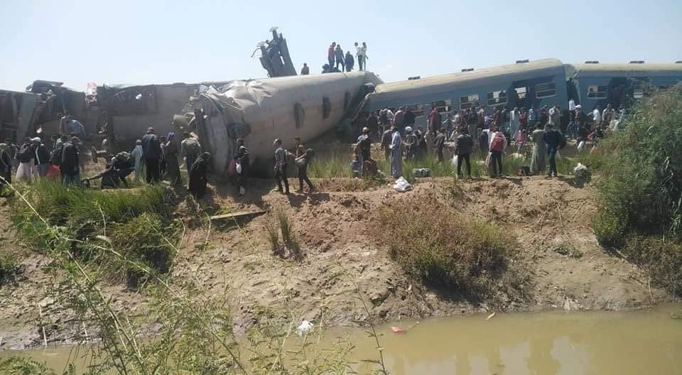 صور حادث قطاري سوهاج بطريق طهطا بمحافظة سوهاج
