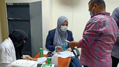 تطعيم العاملين بمنطقة العاشر من رمضان لقاح فيروس كورونا