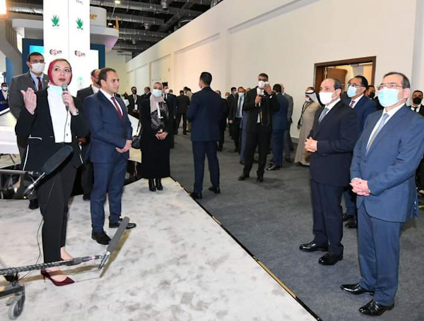 الرئيس السيسي يتفقد جناح وزارة البترول ضمن جولة الرئيس التفقدية بأجنحة معرض إيجبس 2022