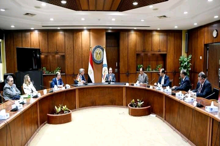 الوزيران المصري واللبناني أثناء المباحثات 