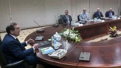 المهندس طارق المُلا وزير البترول خلال الاجتماع
